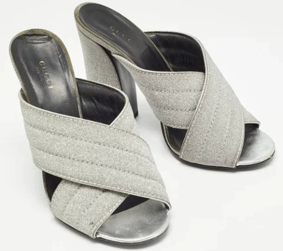 Gucci Vintage Pre-owned Fabric sandals Gray Dames