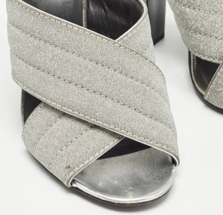 Gucci Vintage Pre-owned Fabric sandals Gray Dames