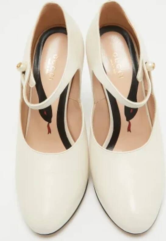 Gucci Vintage Pre-owned Leather heels Beige Dames