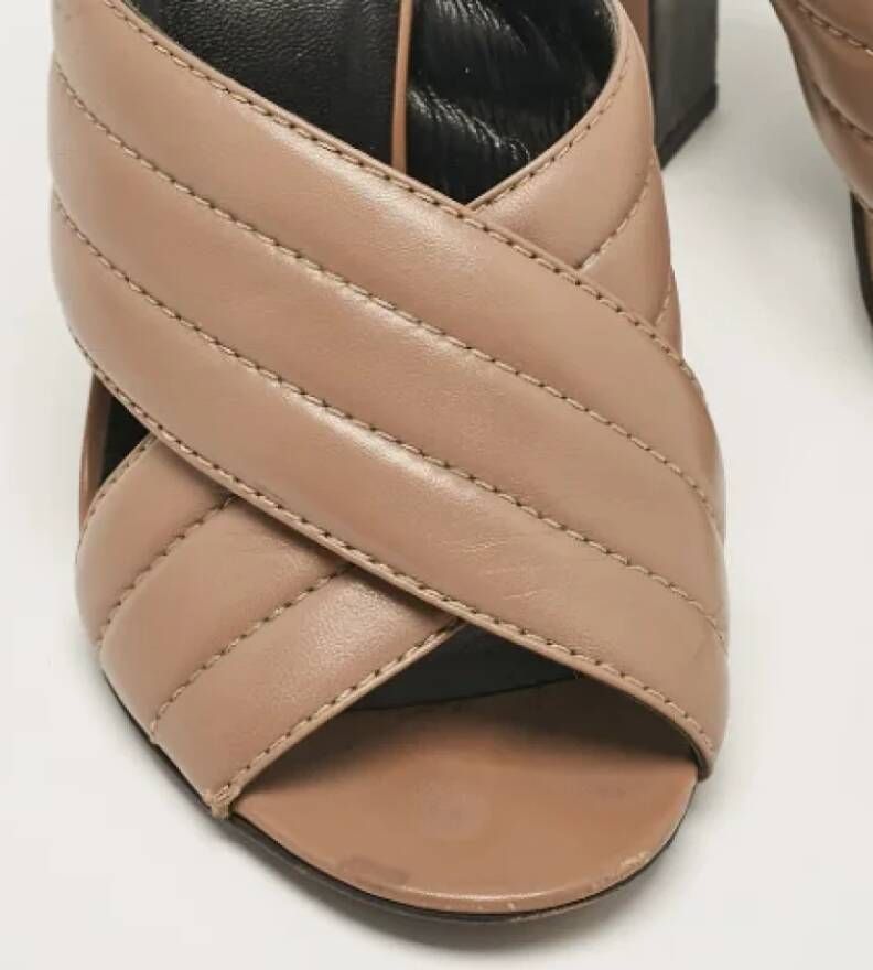 Gucci Vintage Pre-owned Leather sandals Beige Dames