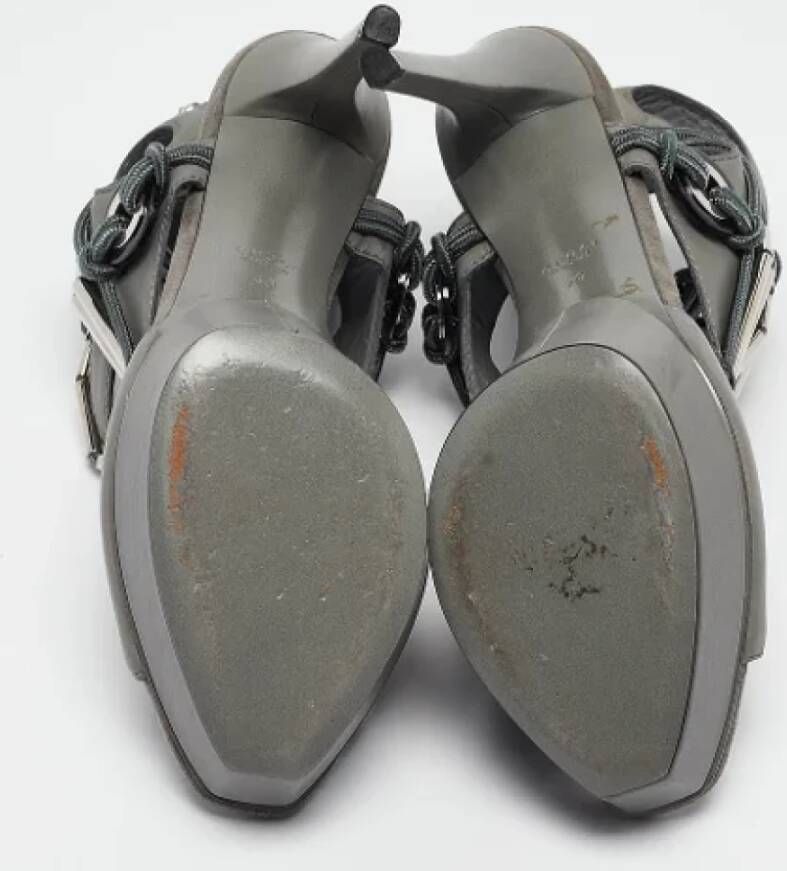 Gucci Vintage Pre-owned Leather sandals Gray Dames