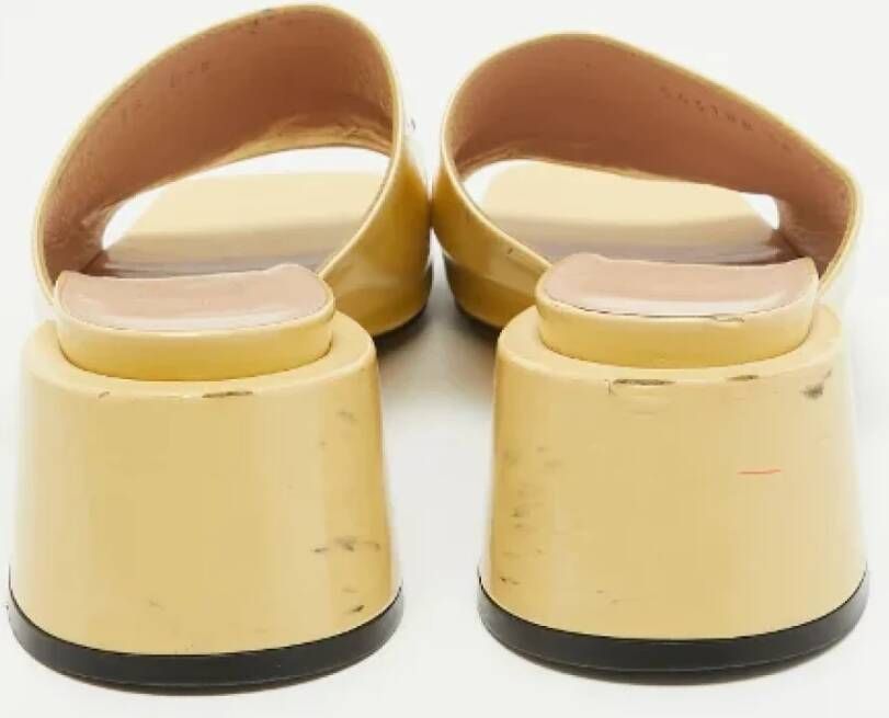 Gucci Vintage Pre-owned Leather sandals Yellow Dames