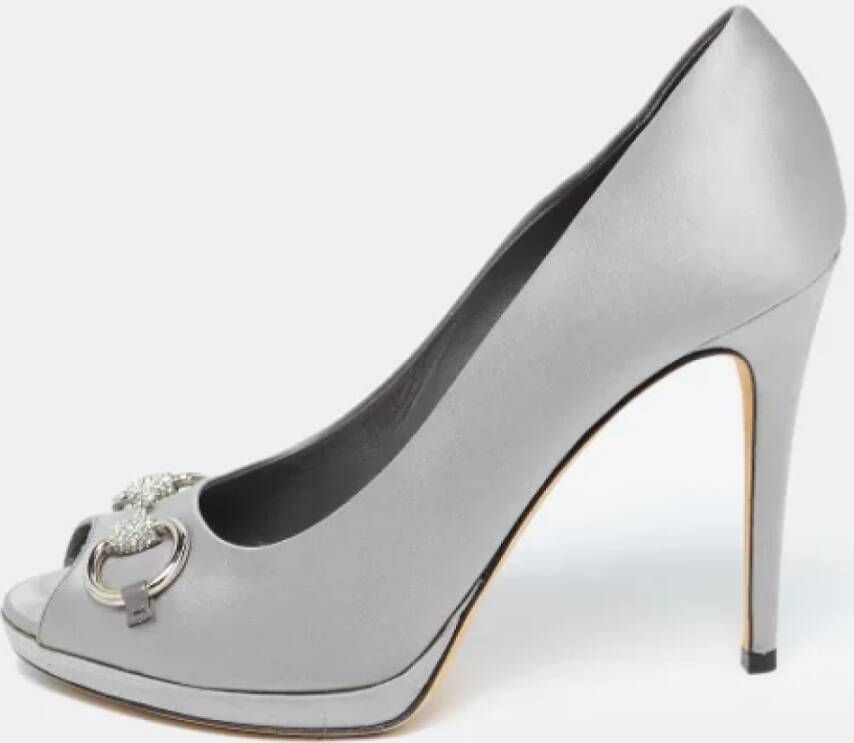 Gucci Vintage Pre-owned Satin heels Gray Dames