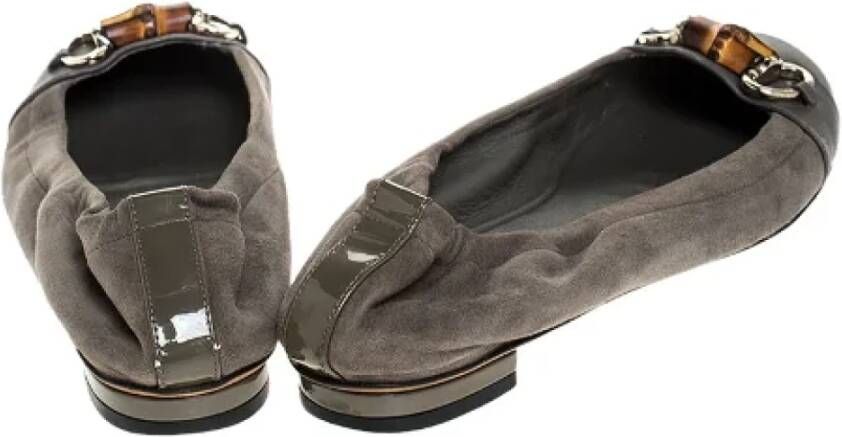 Gucci Vintage Pre-owned Suede flats Gray Dames