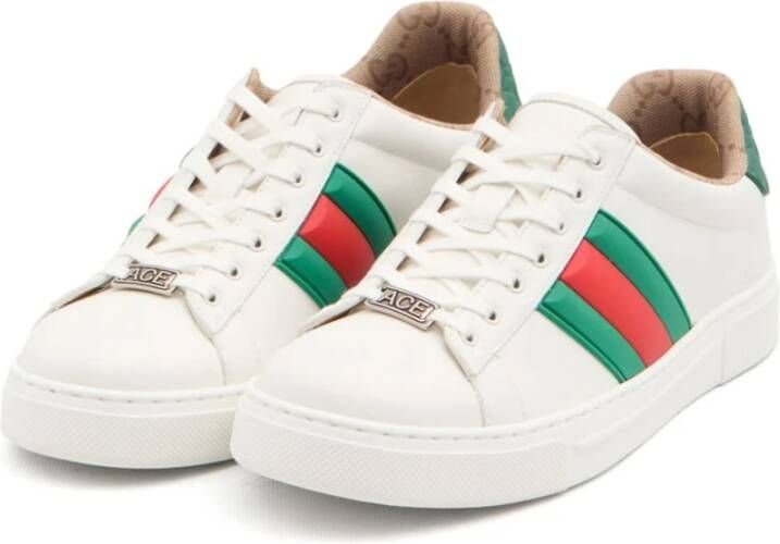 Gucci Witte Veterschoenen met Handtekeningdetail