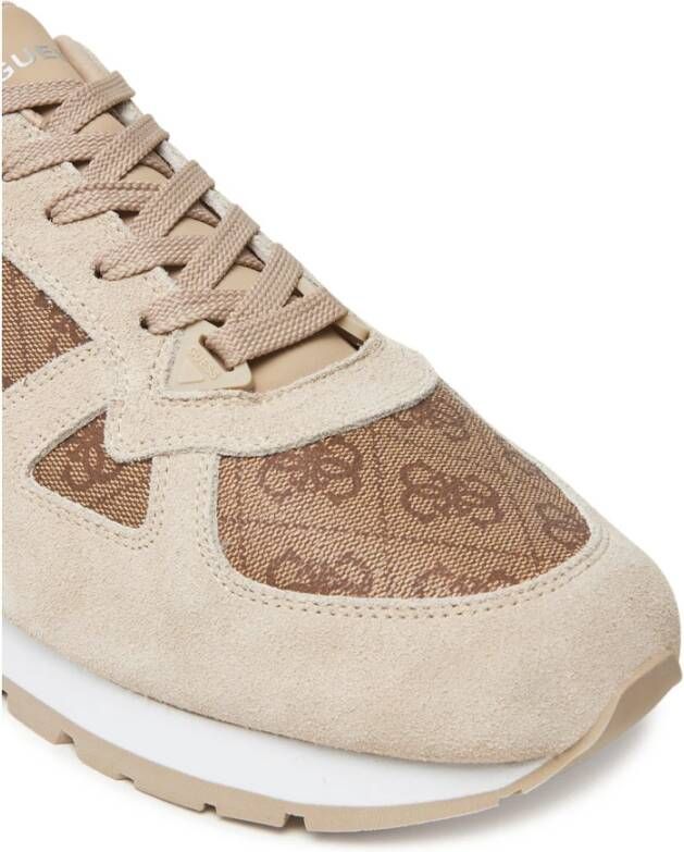 Guess Beige Sneakers met Metalen Logo