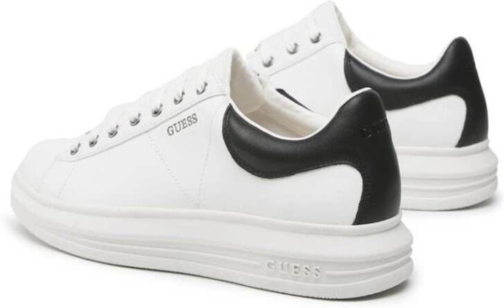 Guess Witte Leren Sneakers met Zwarte Details Wit Heren