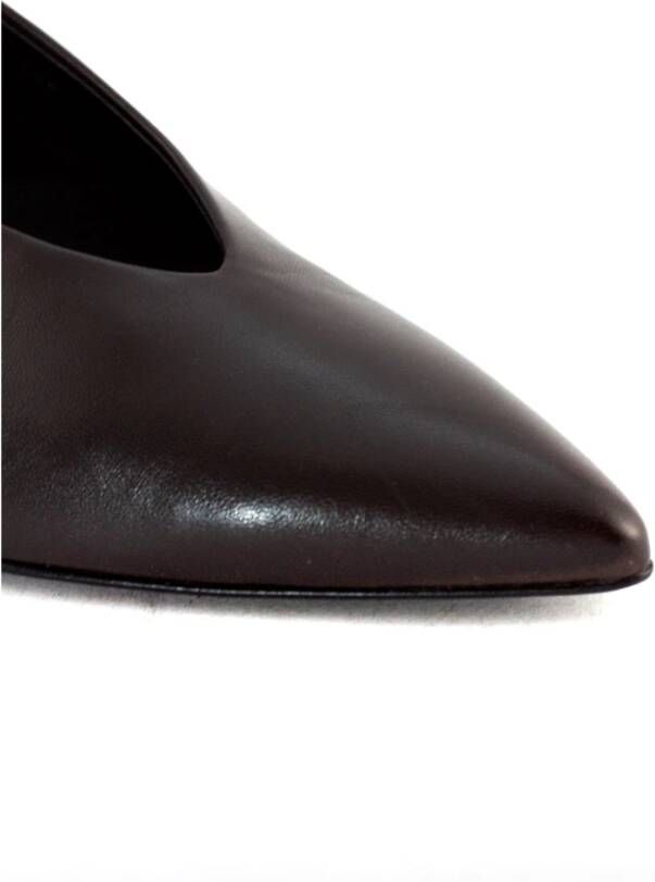 Halmanera Bruin Leren Pumps met Puntneus