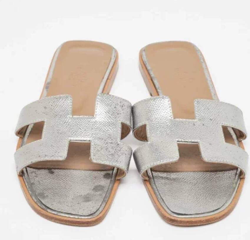 Hermès Vintage Pre-owned Leather sandals Gray Dames