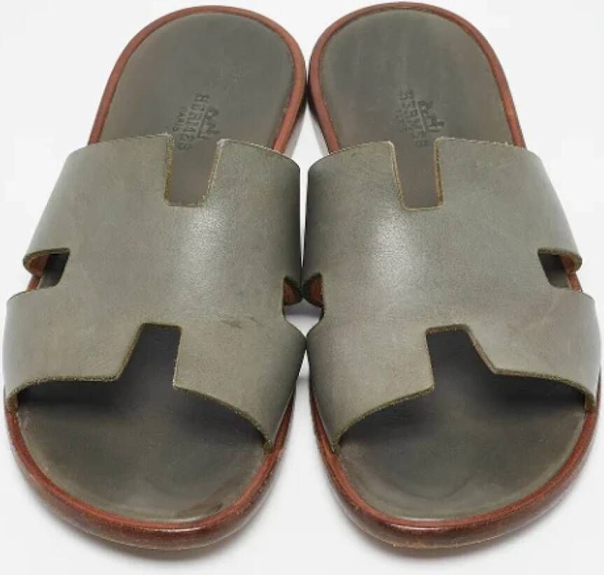 Hermès Vintage Pre-owned Leather sandals Gray Dames
