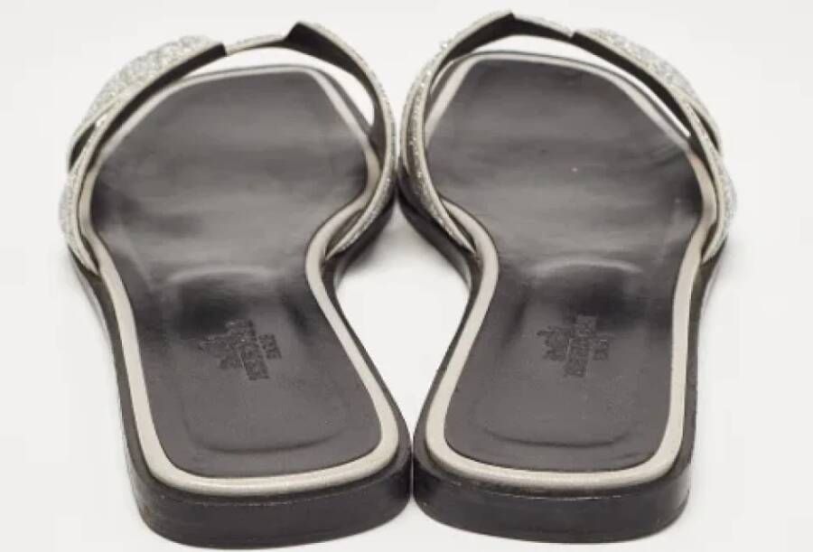 Hermès Vintage Pre-owned Suede sandals Gray Dames