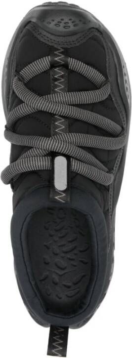 Hoka One Zwarte Sneakers met Geïsoleerd Bovenwerk