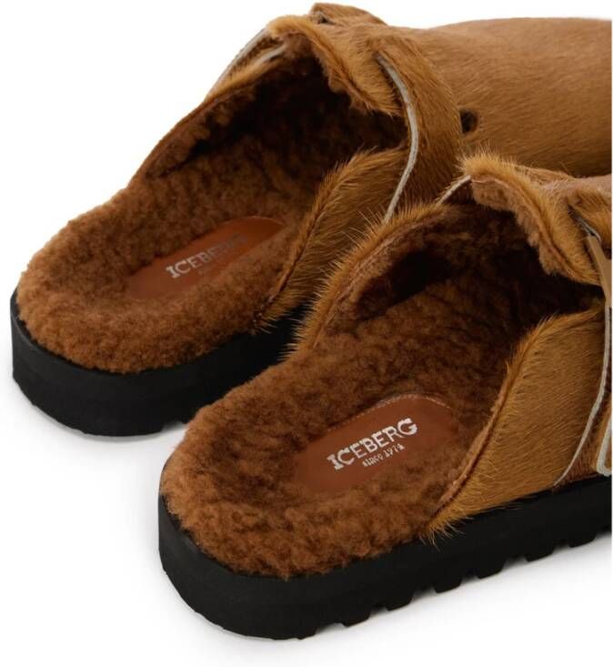 Iceberg Pony leren muil met monogram gesp Brown Dames
