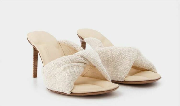 Jacquemus Muilezels met hakken Beige Dames