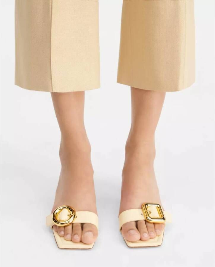 Jacquemus Crèmekleurige Stiletto Sandalen met Vierkante Neus
