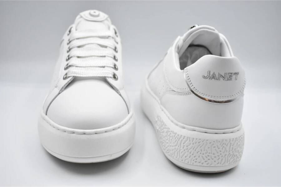 Janet & Janet Flat Shoes