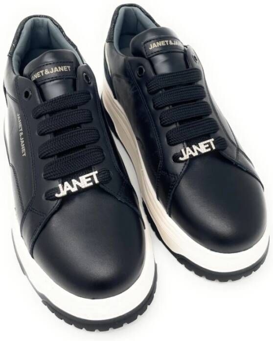 Janet & Janet Zwarte leren sneakers met strass-logo