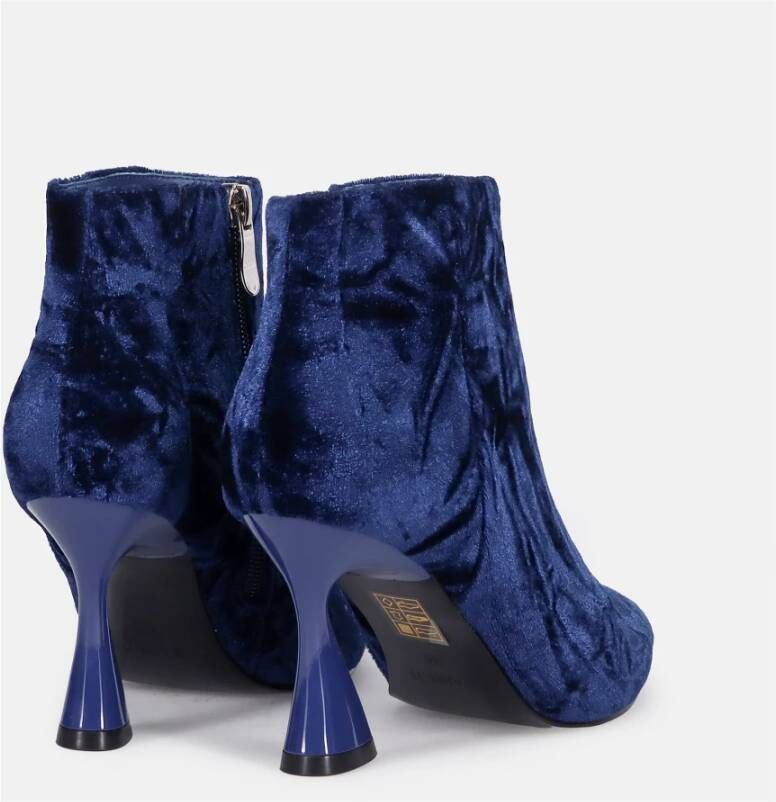 Jeannot Blauwe Fluwelen Laarzen voor Glamoureuze Outfits Blauw Dames