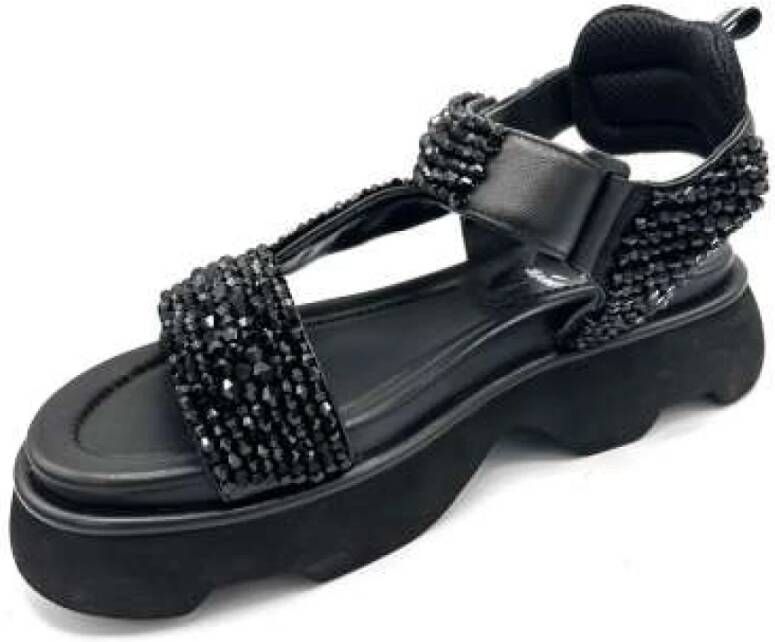Jeannot Flat Sandals