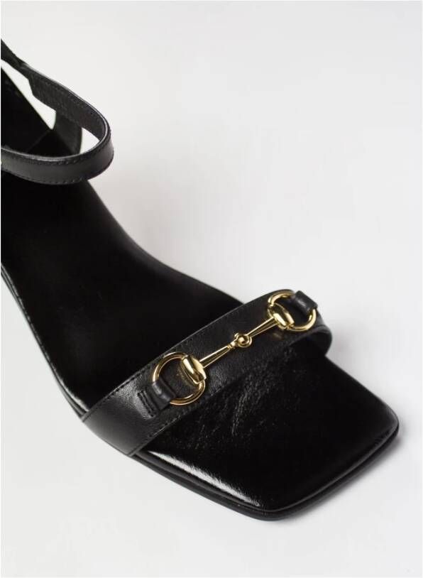 Jeffrey Campbell Minimalistische Sandaal met Metalen Inzet