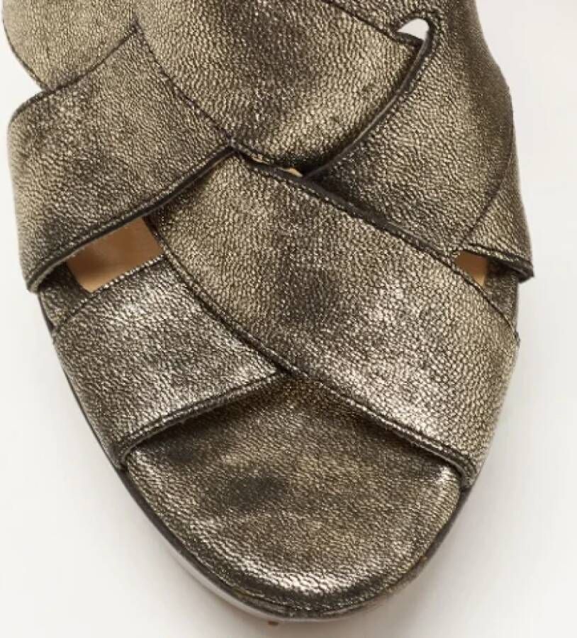 Jimmy Choo Pre-owned Leather sandals Gray Dames