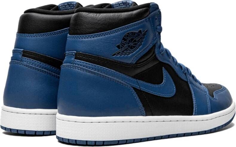 Jordan Donker Marina Blauw Retro High Sneakers