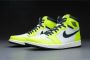 Jordan Air 1 Retro High Og Volt Black Sail Schoenmaat 40 1 2 Sneakers 555088 702 - Thumbnail 8