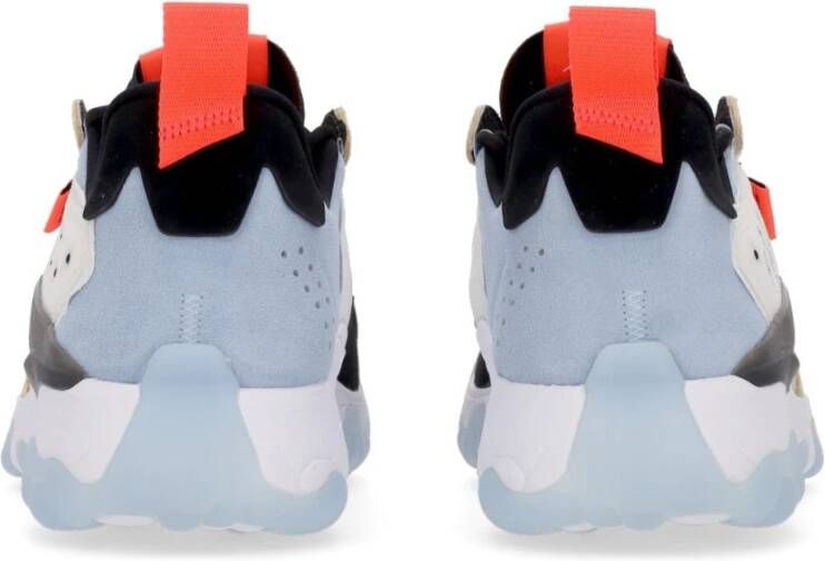 Jordan Witte lage sneaker met Crimson accenten Multicolor Heren