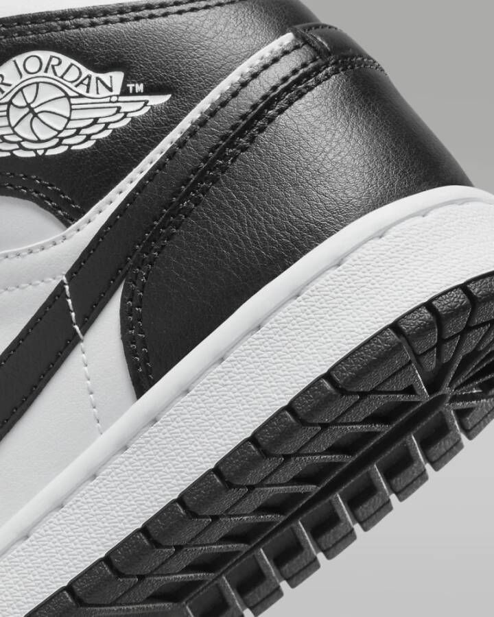Jordan Wmns Air 1 Mid Sneakers Zwart Dames