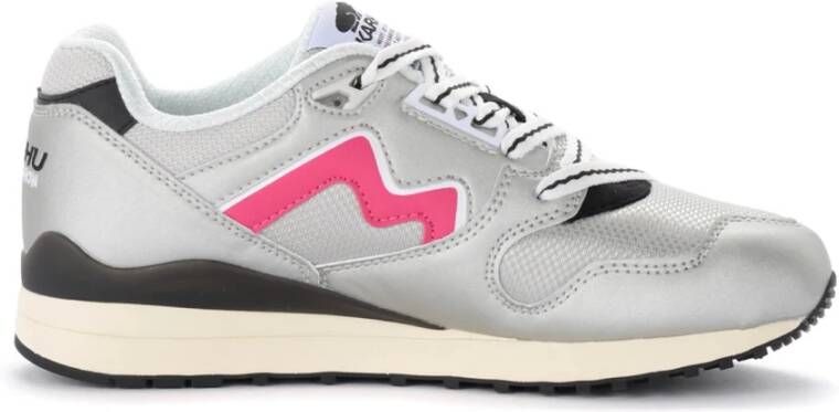 Karhu Sneakers van mesh en zilver met blauwe en roze details Grijs Dames