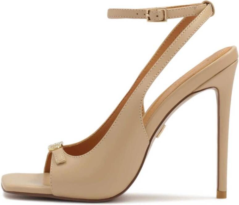 Kazar Beige sandalen met een modieus ontwerp