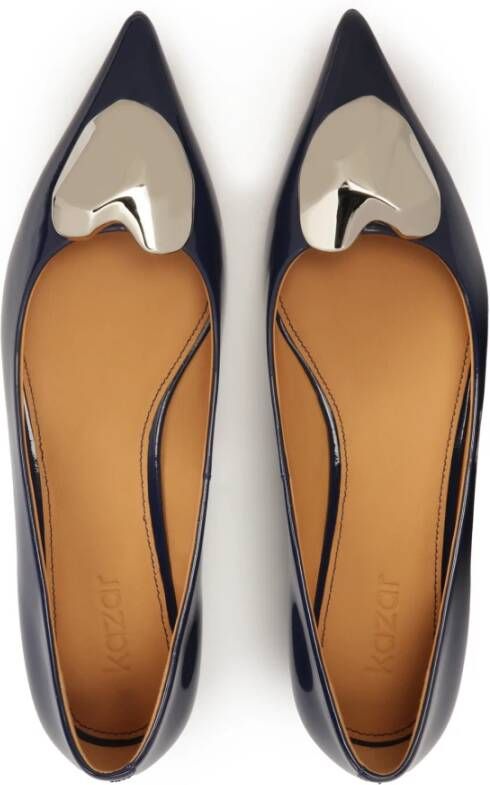 Kazar Donkerblauwe platte pumps met grote versiering