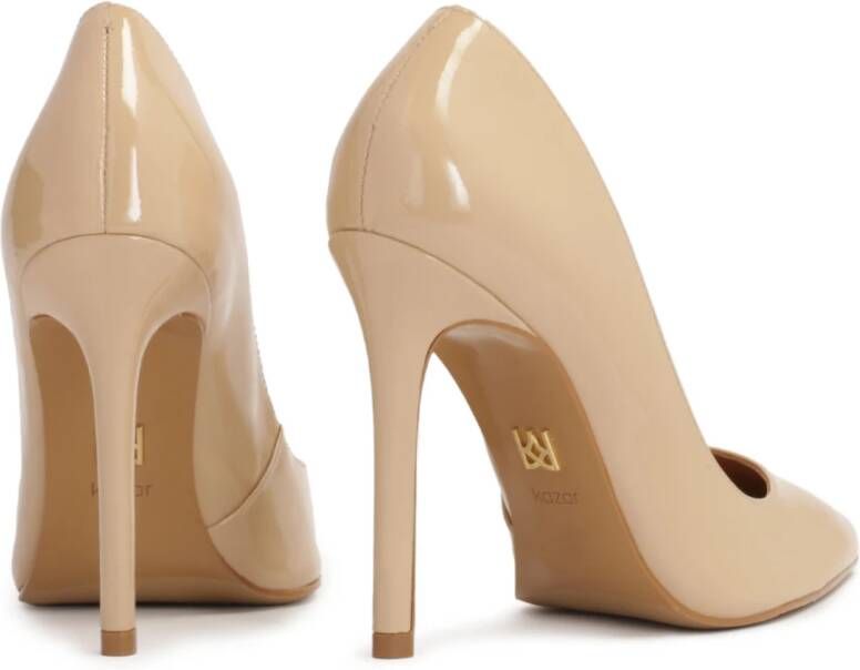 Kazar Gelakte hoge hakken pumps.Dit product valt groot uit.