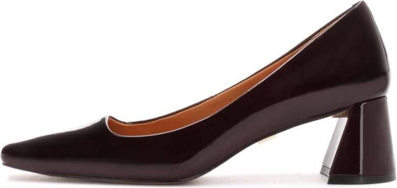Kazar Maroon gelakte pumps