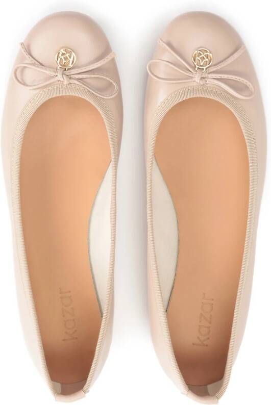 Kazar Nude leren ballerina's met strik en metalen label