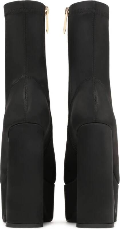 Kazar Studio Zwarte enkellaarsjes voor dames met een stijlvol platform en een brede hak Black Dames