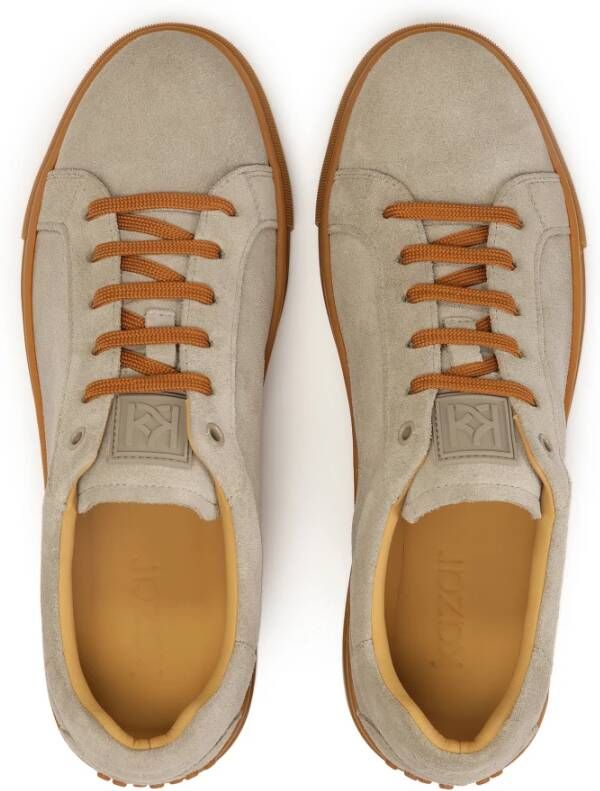 Kazar Taupe suède sneakers met bruine accessoires