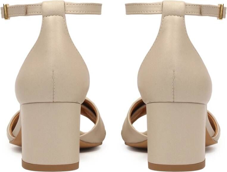 Kazar Tijdloze leren sandalen met bedekte hak Beige Dames