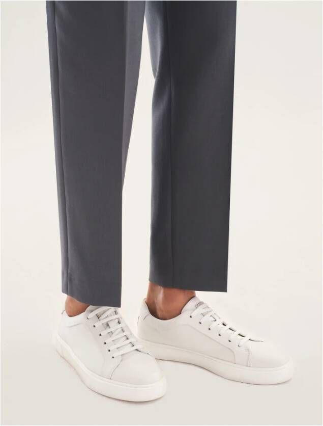 Kazar Tijdloze off-white sneakers voor mannen White Heren