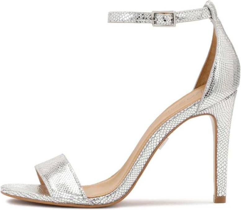 Kazar Zilver reliëfpatroon sandalen