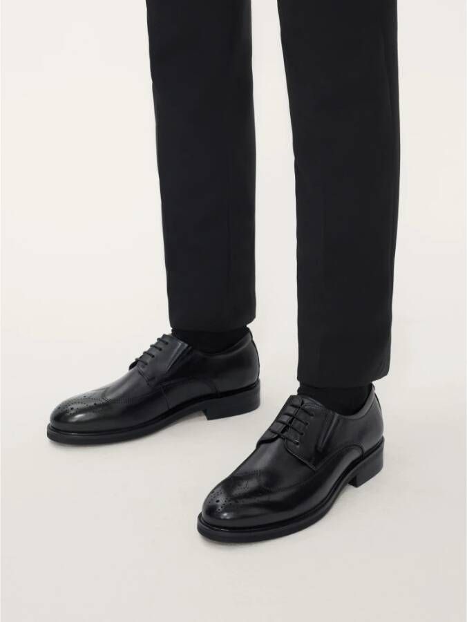 Kazar Zwarte heren derby schoenen met rozetdecoratie op de neus Black Heren