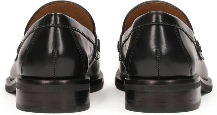 Kazar Zwarte leren halfschoenen met aniline afwerking