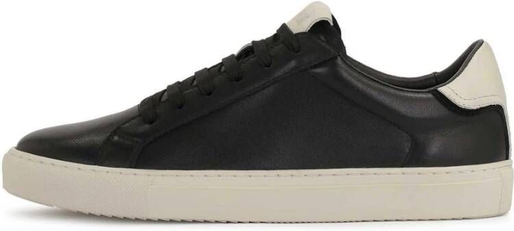 Kazar Zwarte sneakers met contrasterende zool