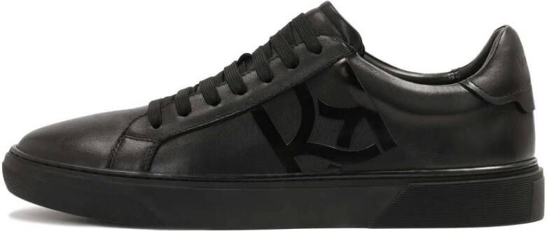Kazar Zwarte sneakers met groot monogram