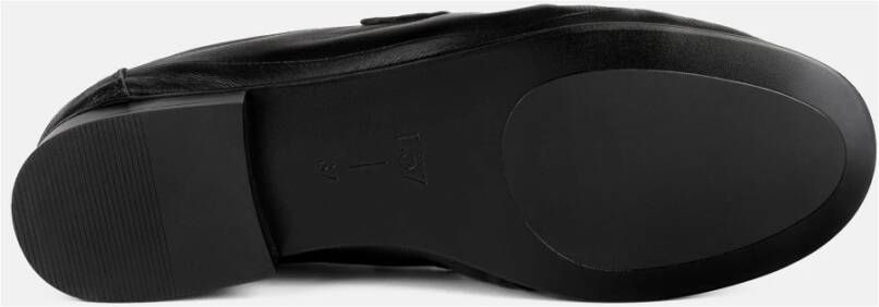 L37 Loafers
