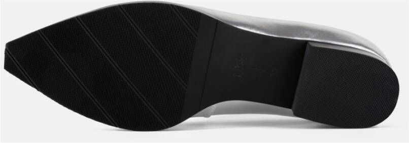 L37 Loafers