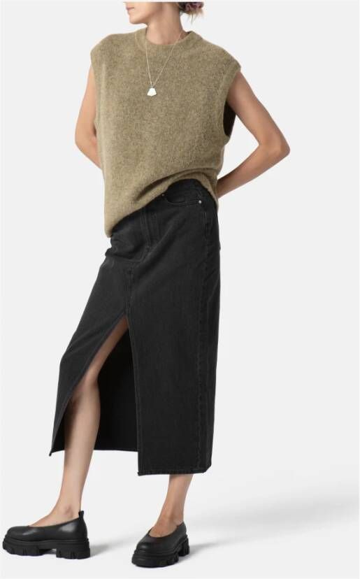 L37 Loafers