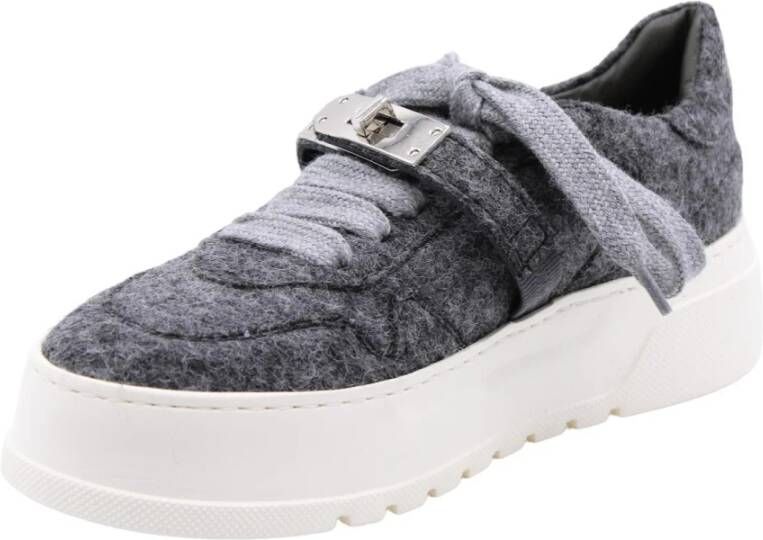 Laura Bellariva Stijlvolle Sneaker met Sierlijk Detail Gray Dames