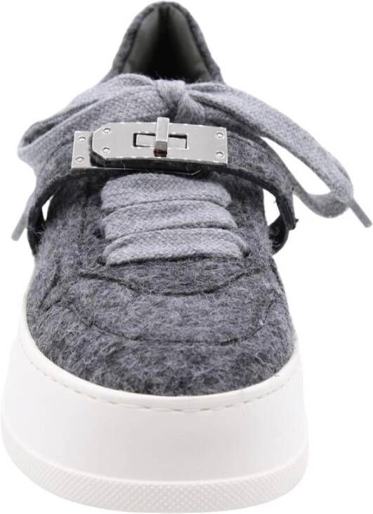 Laura Bellariva Stijlvolle Sneaker met Sierlijk Detail Gray Dames
