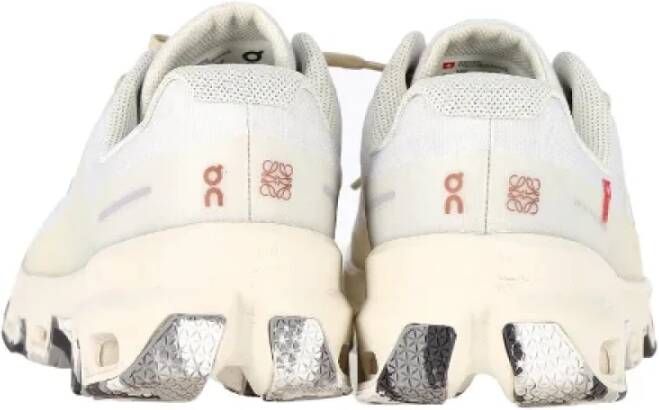 Loewe Pre-owned Canvas sneakers White Dames